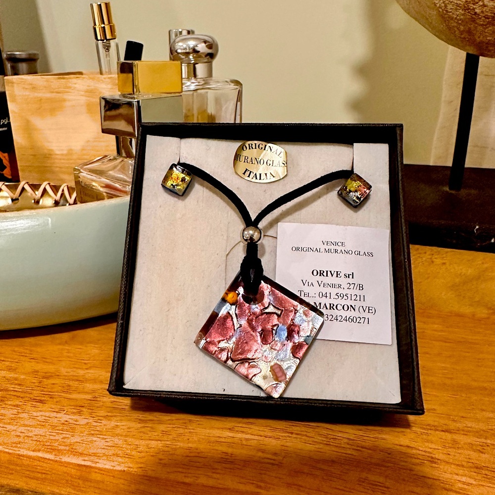 Brand New Murano GlassEarrings & Necklace Set Venice Italy rope pennant
